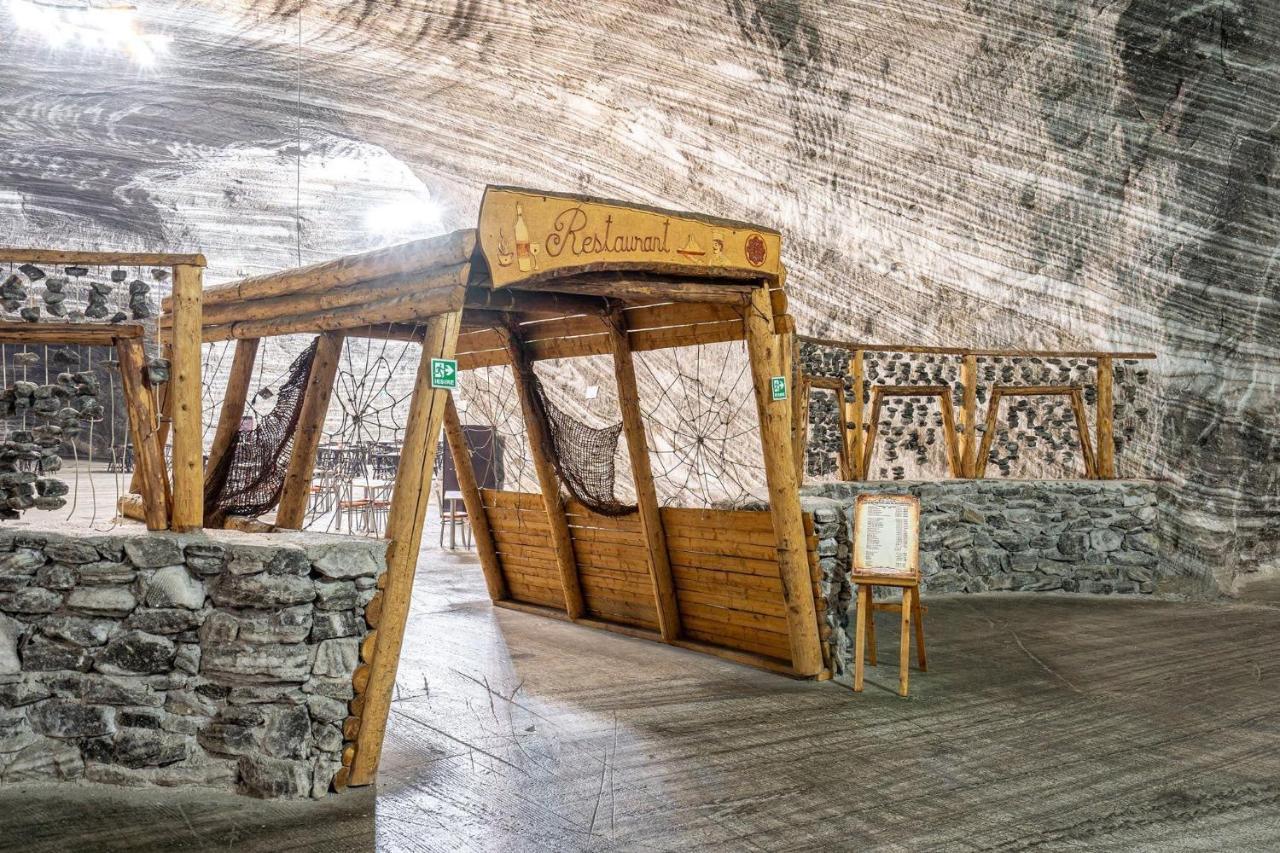 Pensiunea Lui Calin Ocnele Mari Exterior foto